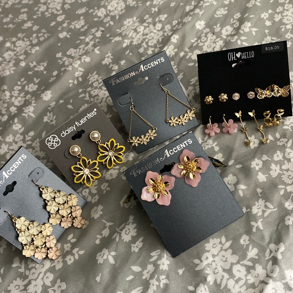 🌷NWT! Spring has Sprung 🌸 10 pair Earring Set🌼